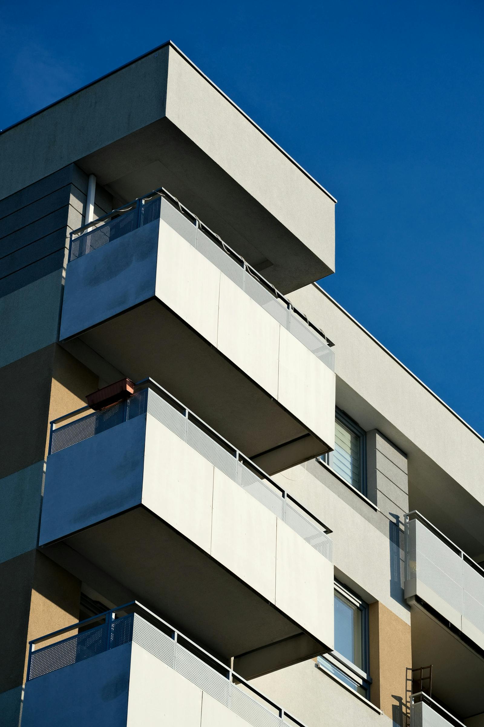 Façade of a modern residential building in Quito